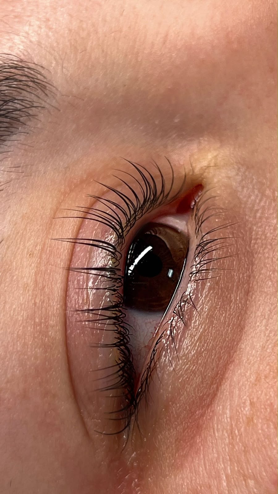 Lash lifting — curvatura natural e olhar expressivo